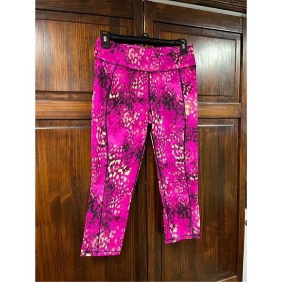 Betsy Johnson hot pink performance cropped activewear pants size medium - Picture 3 of 12